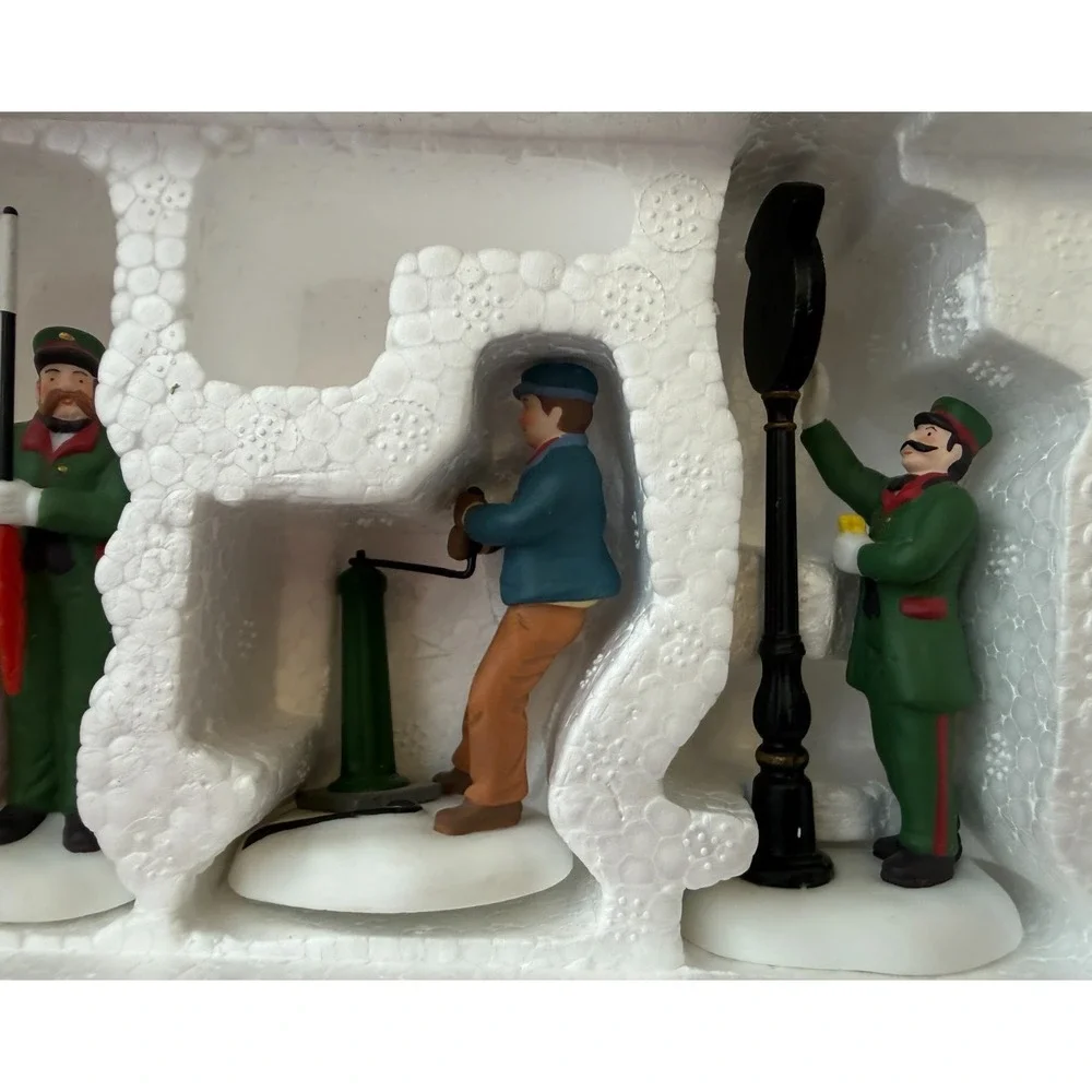 Dept 56 Dickens Village Busy Railway Station Set of 3 Porcelain Accessories #56